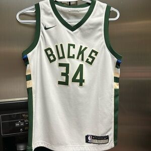 NBA Giannis Abtetokounmpo jersey